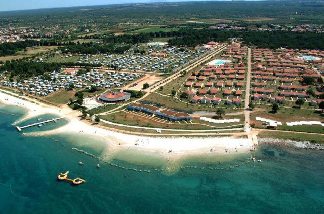 Lux Camp - Mobile Homes In Bi Village Fažana Exteriér fotografie