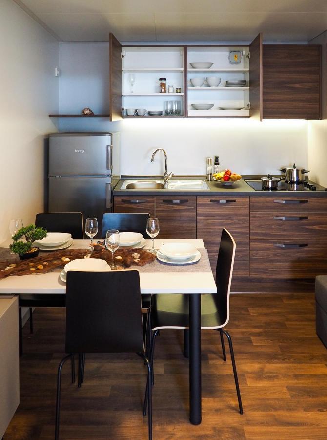 Lux Camp - Mobile Homes In Bi Village Fažana Exteriér fotografie