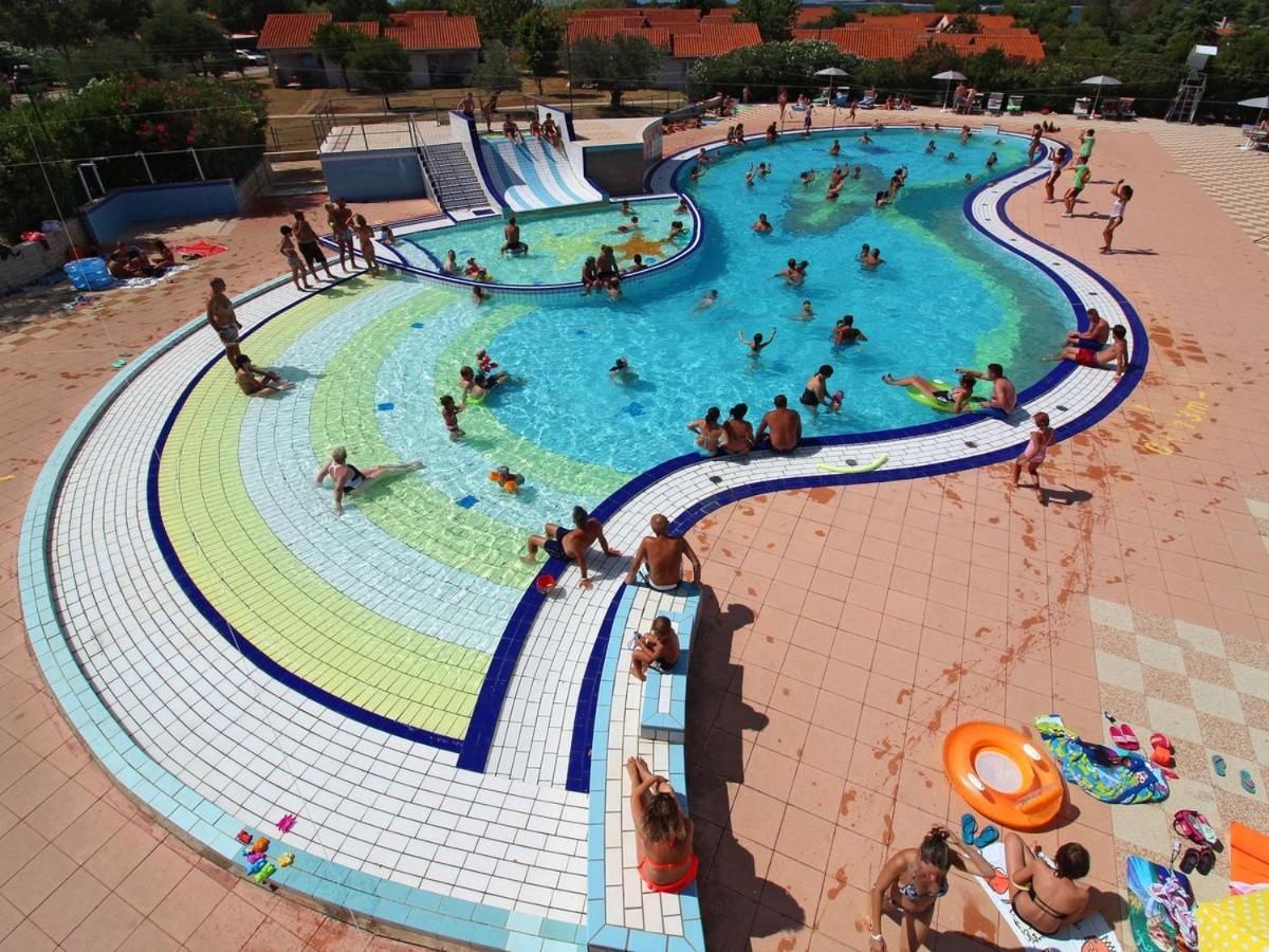 Lux Camp - Mobile Homes In Bi Village Fažana Exteriér fotografie