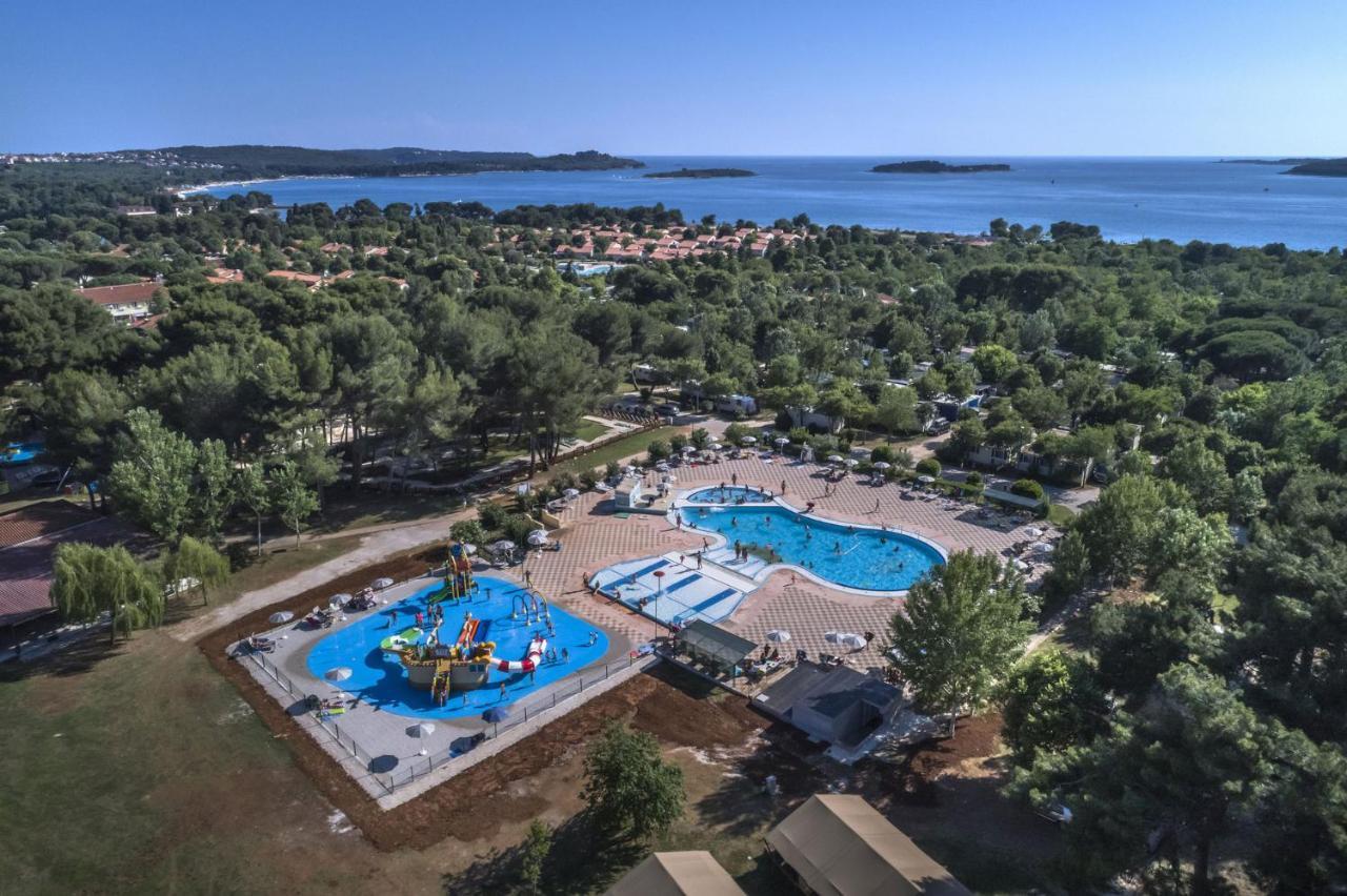Lux Camp - Mobile Homes In Bi Village Fažana Exteriér fotografie