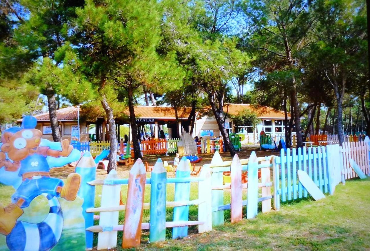 Lux Camp - Mobile Homes In Bi Village Fažana Exteriér fotografie