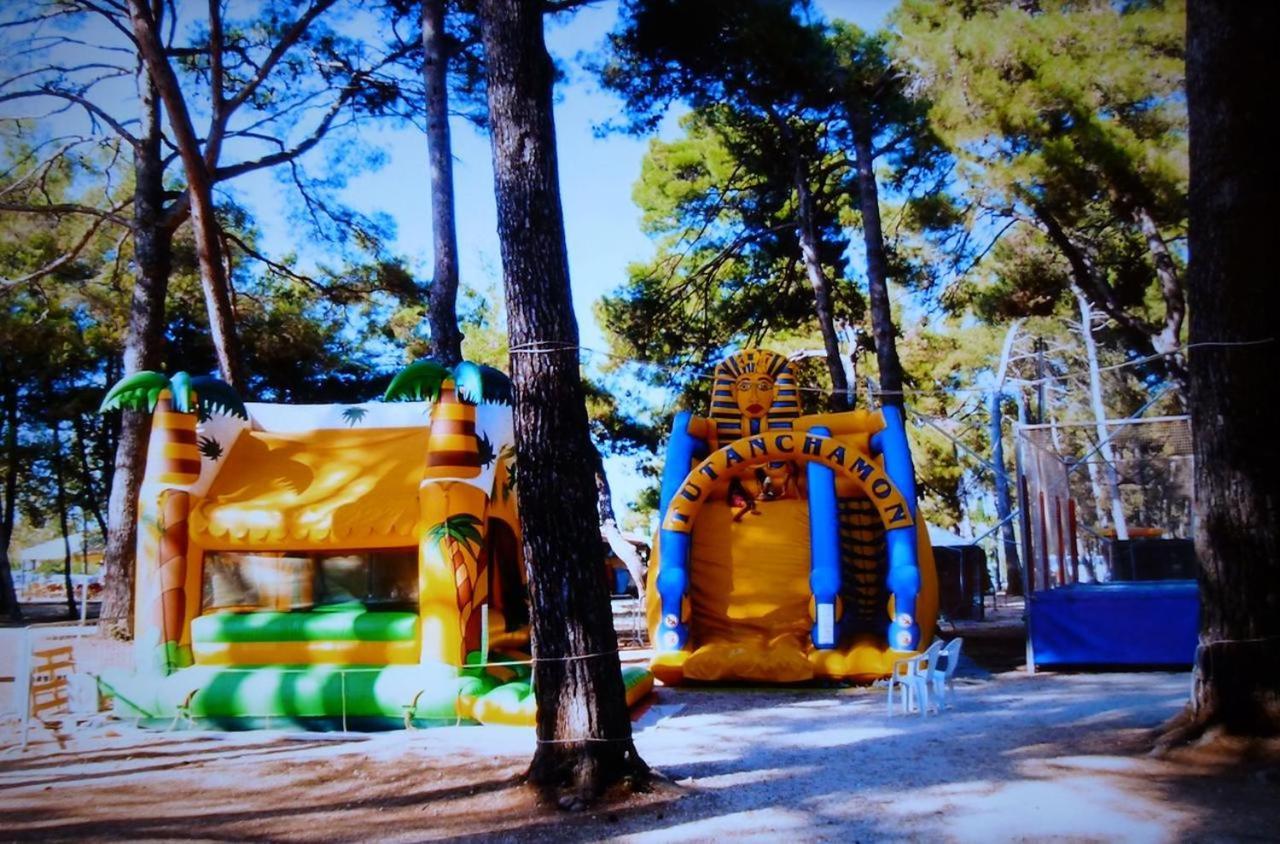 Lux Camp - Mobile Homes In Bi Village Fažana Exteriér fotografie