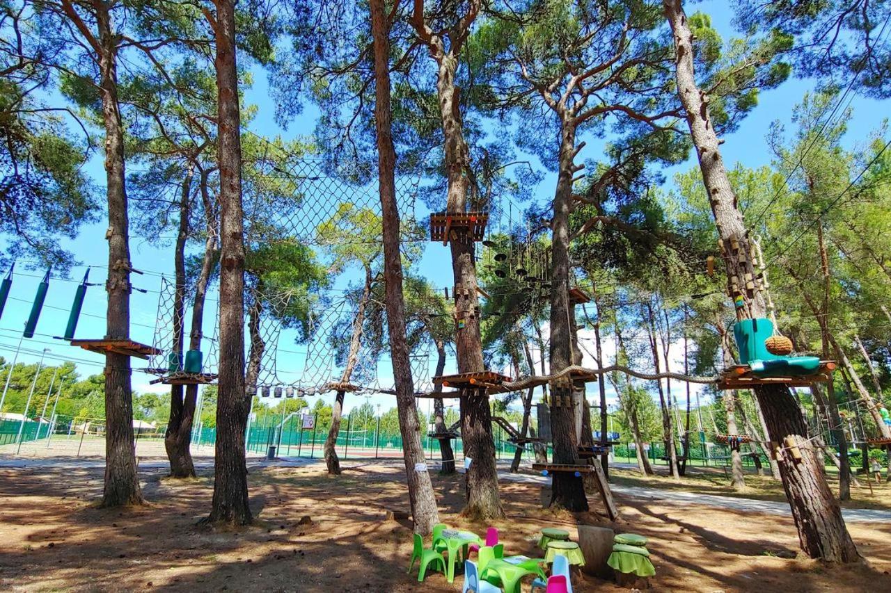 Lux Camp - Mobile Homes In Bi Village Fažana Exteriér fotografie