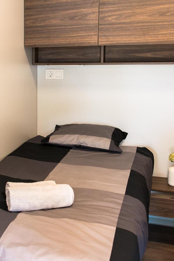 Lux Camp - Mobile Homes In Bi Village Fažana Exteriér fotografie